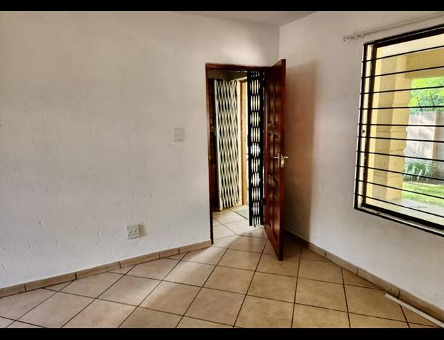 8 BEDROOM HOUSE FOR SALE IN BEDFORDVIEW